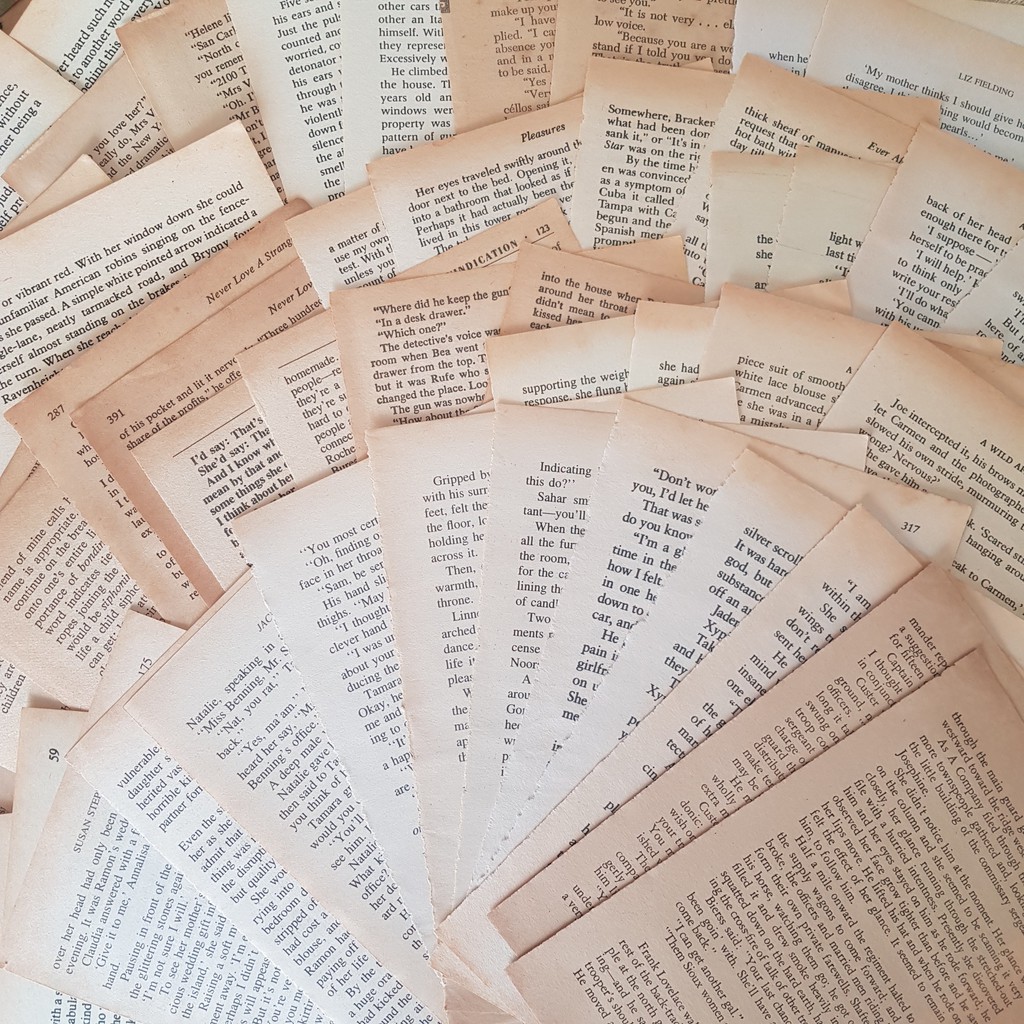 

5-20pcs Vintage Real Old Book Paper Bundle Aesthetic / Kertas Novel Kuno Murah Estetik DIY Jurnal