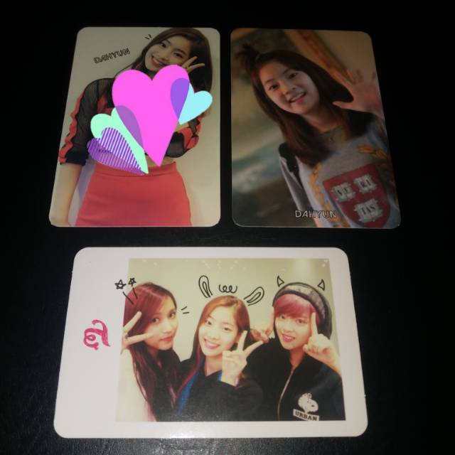 Twice dahyun album photocard The Story Begins -> Merry & Happy