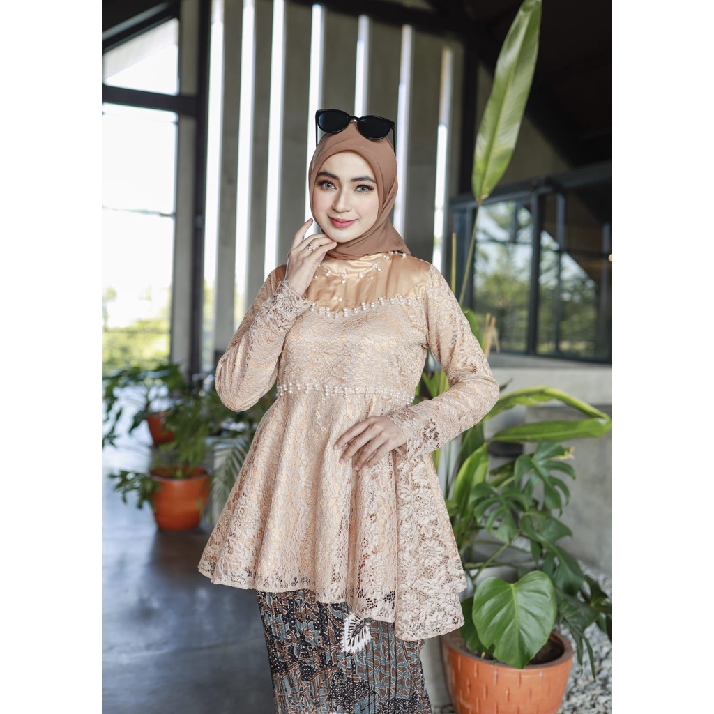 Vanriz Kebaya-Kebaya Brokat Pevita Dalaman Velvet Full Paet