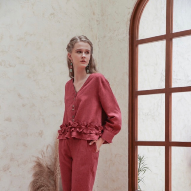 MAVEN Gemma top in bright hibiscus