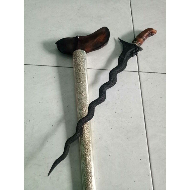 Keris antik tua sepuh dhapur naga siluman berpamor ngulit semongko