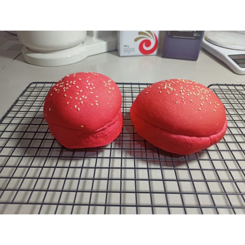 

Roti Burger Merah Cabe / Red Burger Bun / Wijen / Brioche / Roti Uk. 85 gram (12pcs/pak)