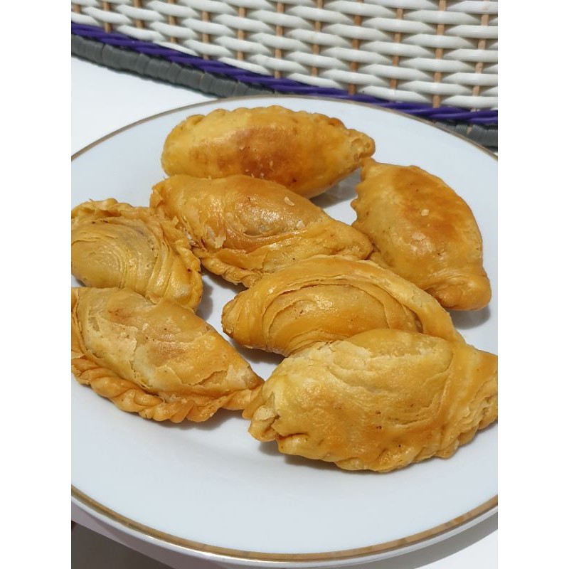 

KARIPAP/ CURRY PUFF/ PASTEL ENAK PREMIUM