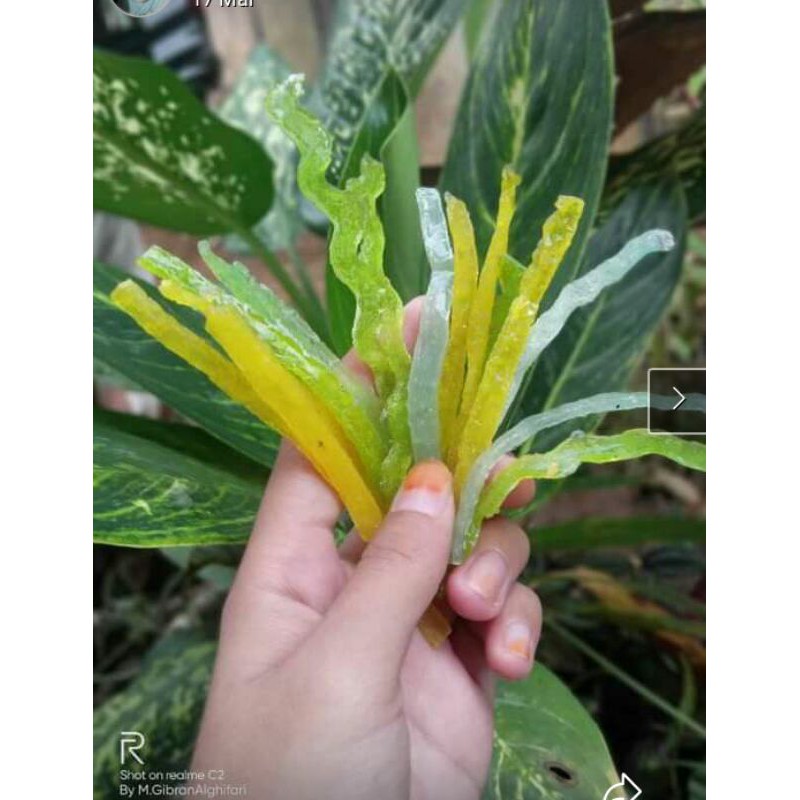 

makanan ringan kerupuk singkong