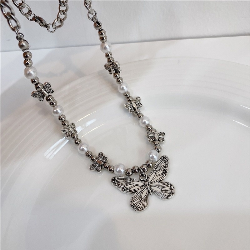 Punk Gothic Butterfly Pendant Necklace Pearl Hip Hop Personality Fashion Jewelry for Women Gifts Party