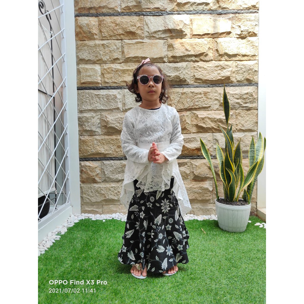 KEBAYA ANAK- ANAK/KEBAYA PENGANTEN/KEBAYA WISUDA/KEBAYA MODERN