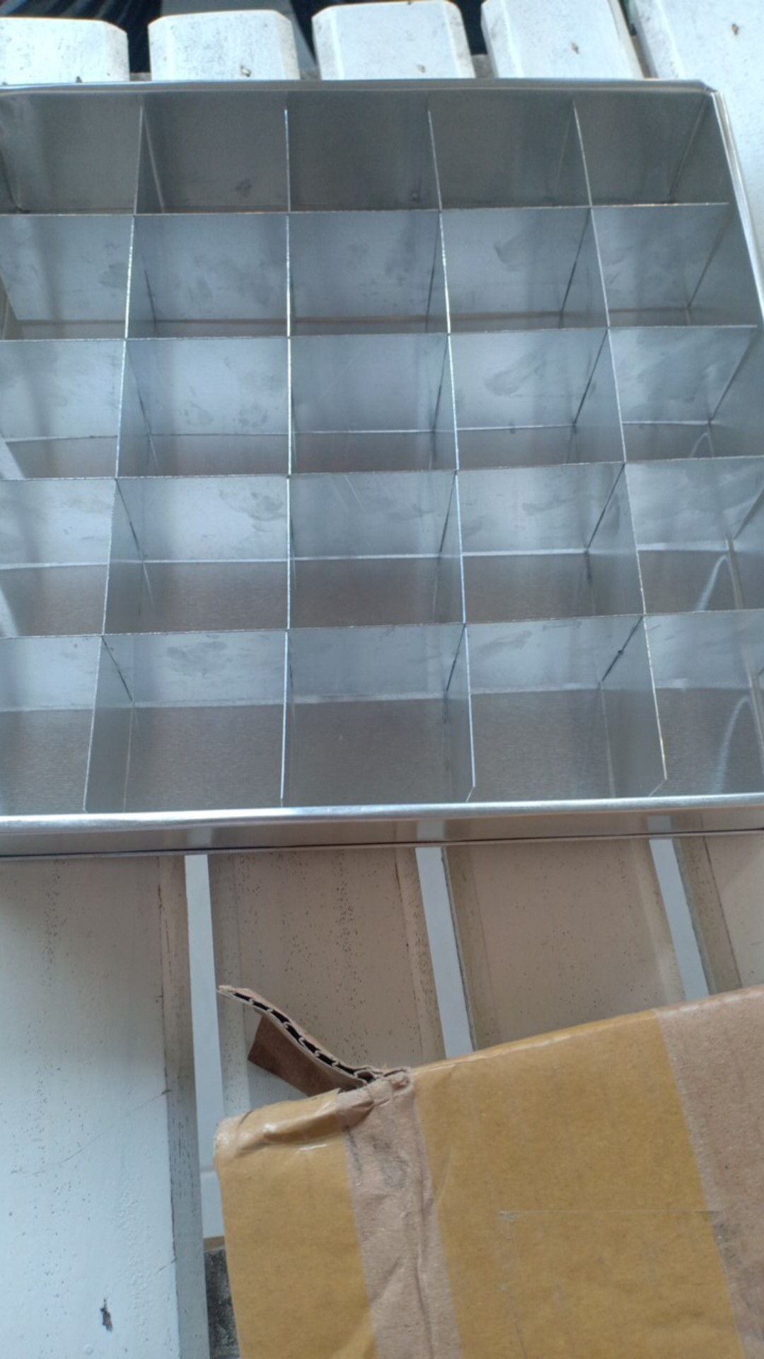 Loyang Brownies Sekat 10x10x4/loyang Roti Unyil/ Loyang Sekat Mini