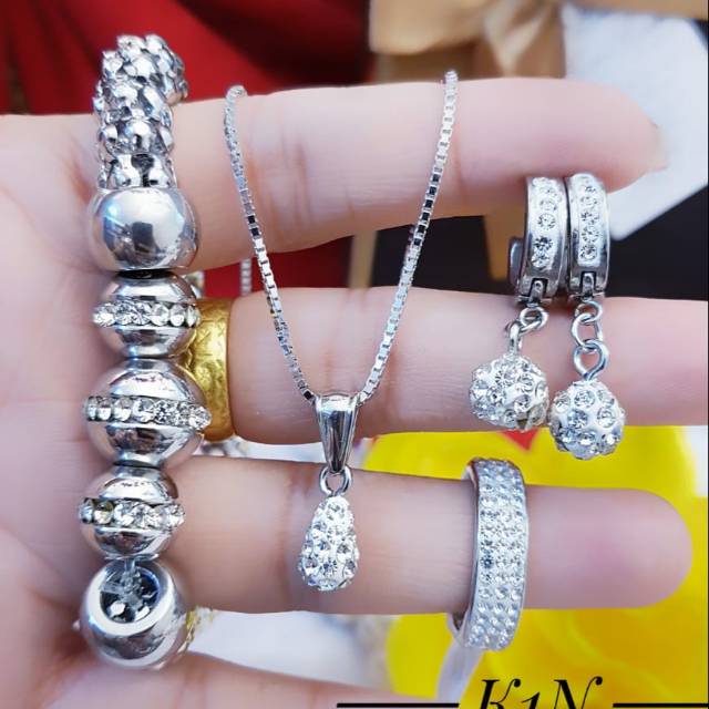 Titanium set silver bola bola awet 1607