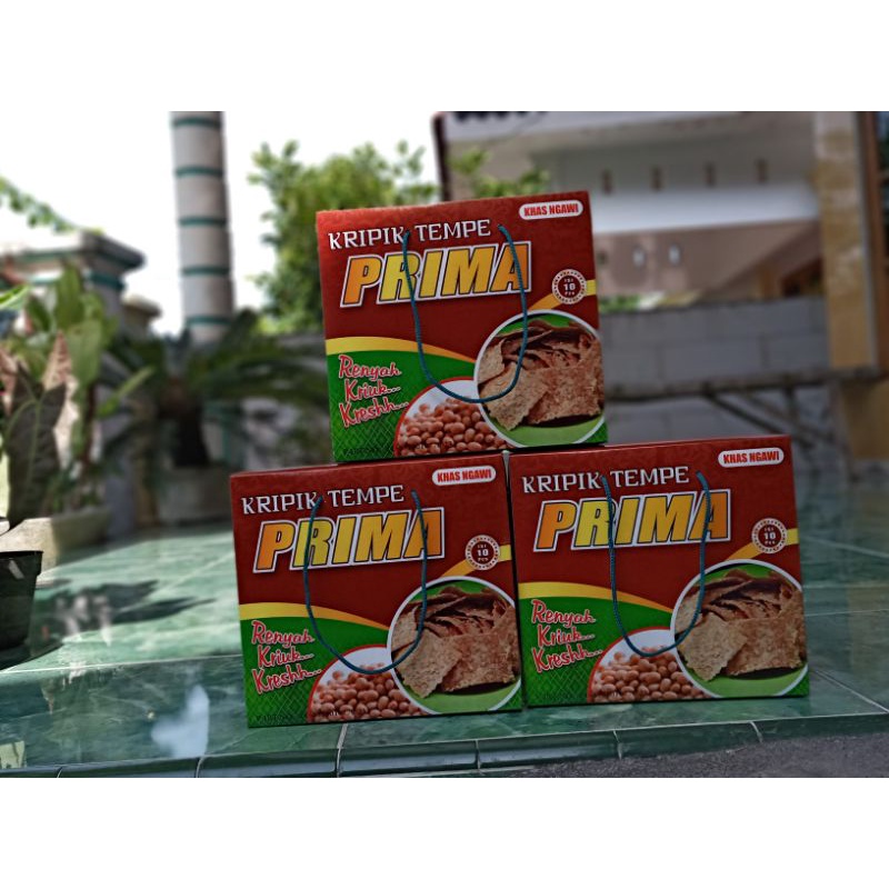 

KRIPIK TEMPE PRIMA oleh² asli ngawi.1 box isi 10 pcs