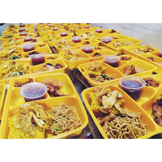 

Paket 10 box nasi kuning (acara ulang tahun / arisan / acara Kantor)