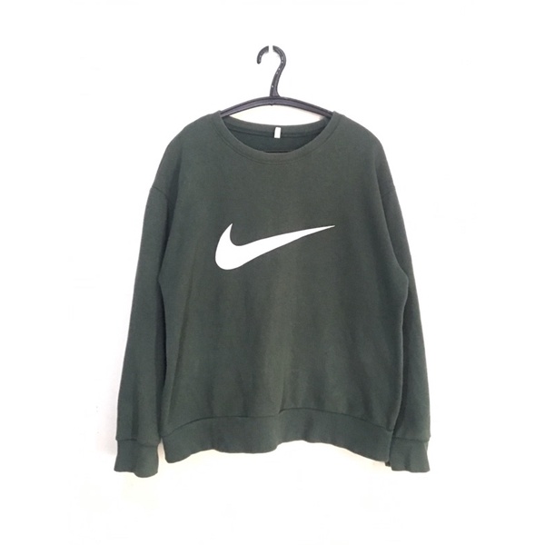 nike big swoosh second