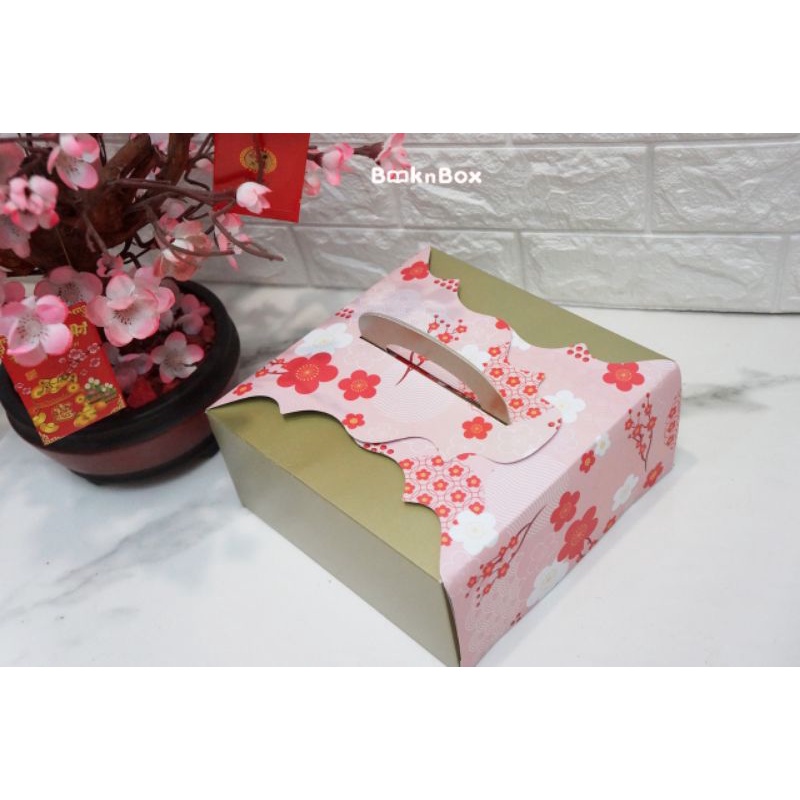 

Kotak dus kue uk 22 cm tema bunga cantik design tidak pasaran