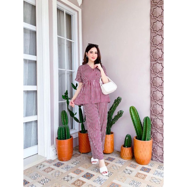 One Set Kimono by Kanaya