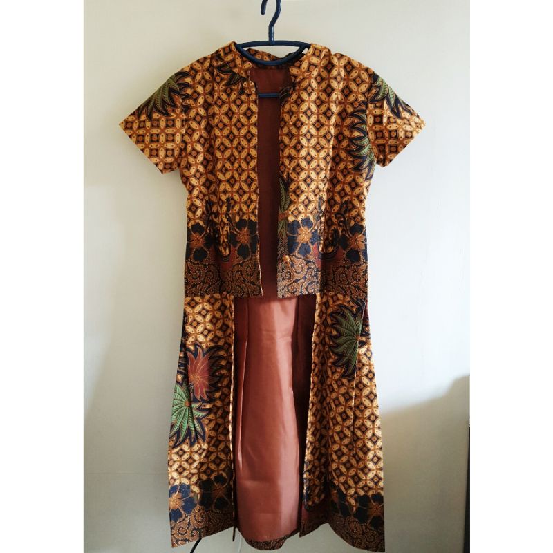 Outer Batik Cokelat Baju Batik Baju Kerja Warna Kalem Minimalis Elegan Baju Kantor Simpel Chic Moder