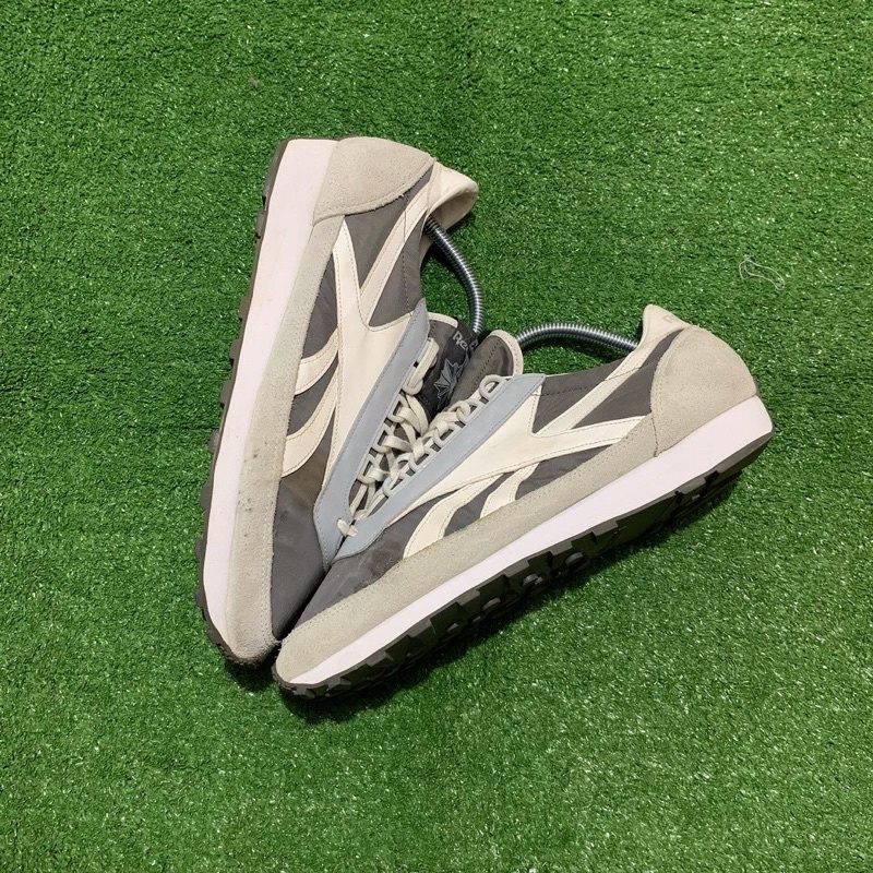REEBOK AZTEC ORIGINAL DARK GREY WHITE