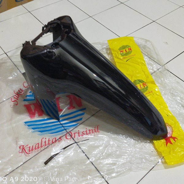 spakbor depan Vega ZR hitam bagian A non original