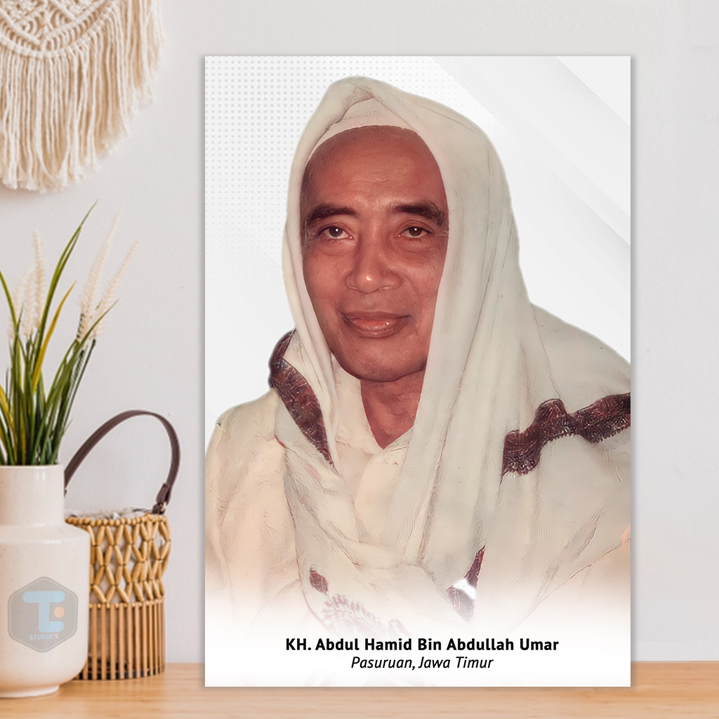 Poster KH Abdul Hamid Bin Abdullah Umar Hiasan Dinding Foto Kyai Ulama Habib Wall Decor Kayu Frame