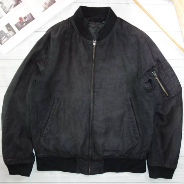 UNIQLO Suede Bludru Bomber Jacket Jaket Bomber Original Preloved Second Bekas