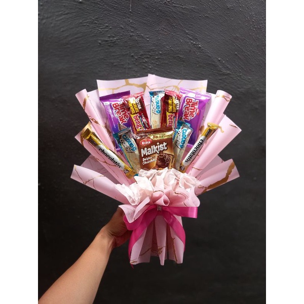 buket bunga-buket coklat-kado wisuda-bunga wisuda-buket snack