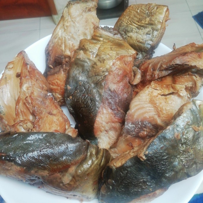 

Ikan Asap - Ikan Cakalang Asap Fresh Frozen 400-500Gr
