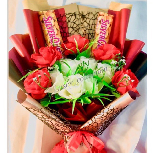 READY DAN PROMO Bucket coklat silverqueen/buket bunga mawar/hadiah ultah/wisuda/anniversary pacar
