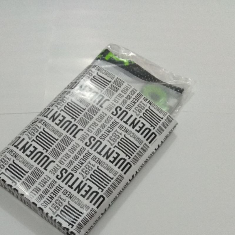 

Kertas Kado Juventus 3 model