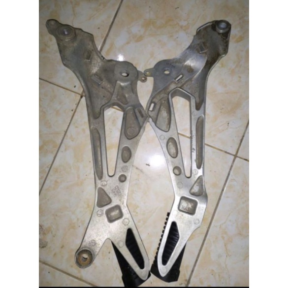 foot step pijakan kaki belakang Honda Revo lama PNP Supra x 125
