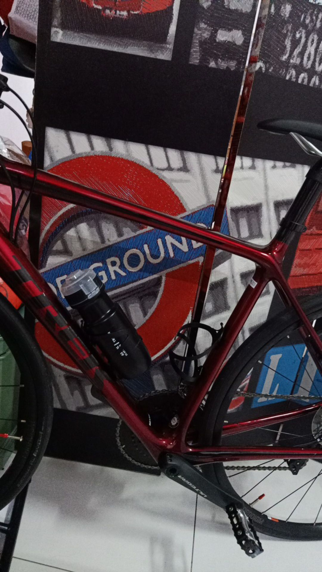 Triban Botol Minum Road 650ml Hitam Decathlon 2611234