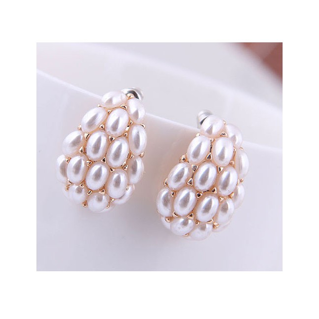 LRC Anting Tusuk Fashion Beige Pea Pearl Earrings A60077