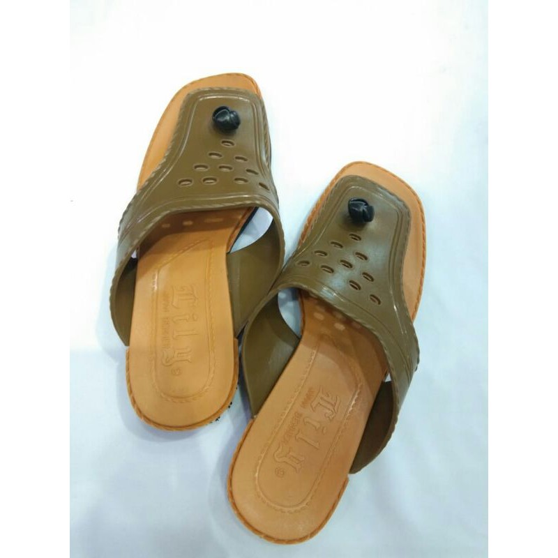 Sandal Lily Zaman Dulu