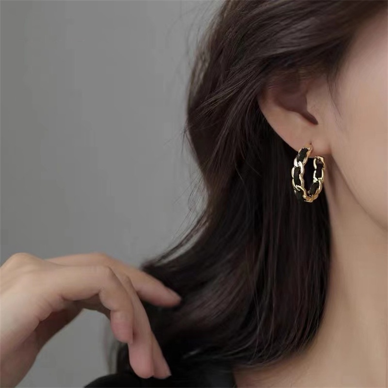 2022 Anting Gantung Rantai Twist Bentuk C Gaya retro Untuk Wanita