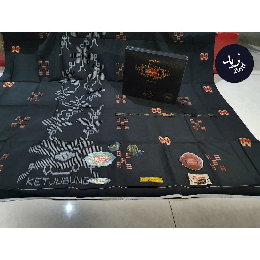 Sarung Ketjubung SPP Sutra Hitam - Songket Pancingan Polos