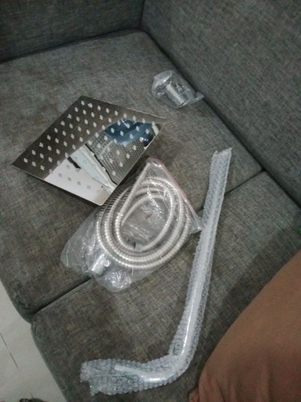 1 Set Wall Shower 8 Inc Tanpa Bobok Include Selang 2 Meter