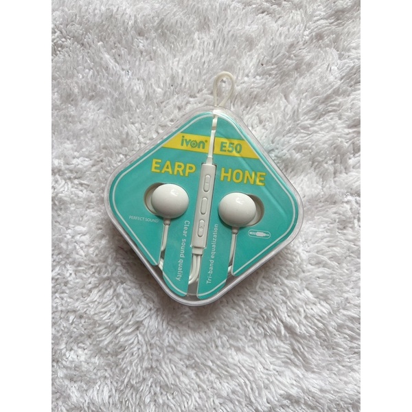 Ivon E50 Earphone & Rainbow Enamel Pin