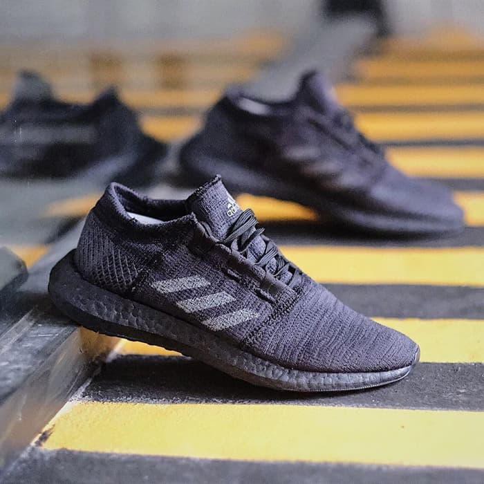 pure boost go triple black