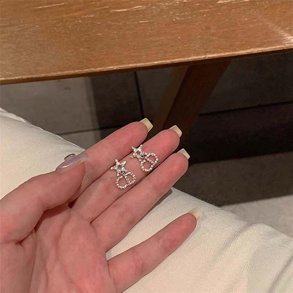 Mxbeauty Anting Wanita Geometris Lady Huruf Desain Fashion Berlian Temperamen Pentagram Stud Earrings