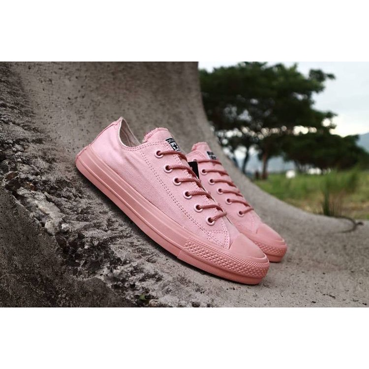 Sepatu wanita converse full peach