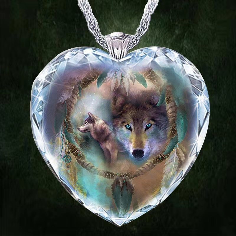 Kalung Dengan Liontin Bentuk Hati Dan Serigala Aksen Kristal Untuk Wanita