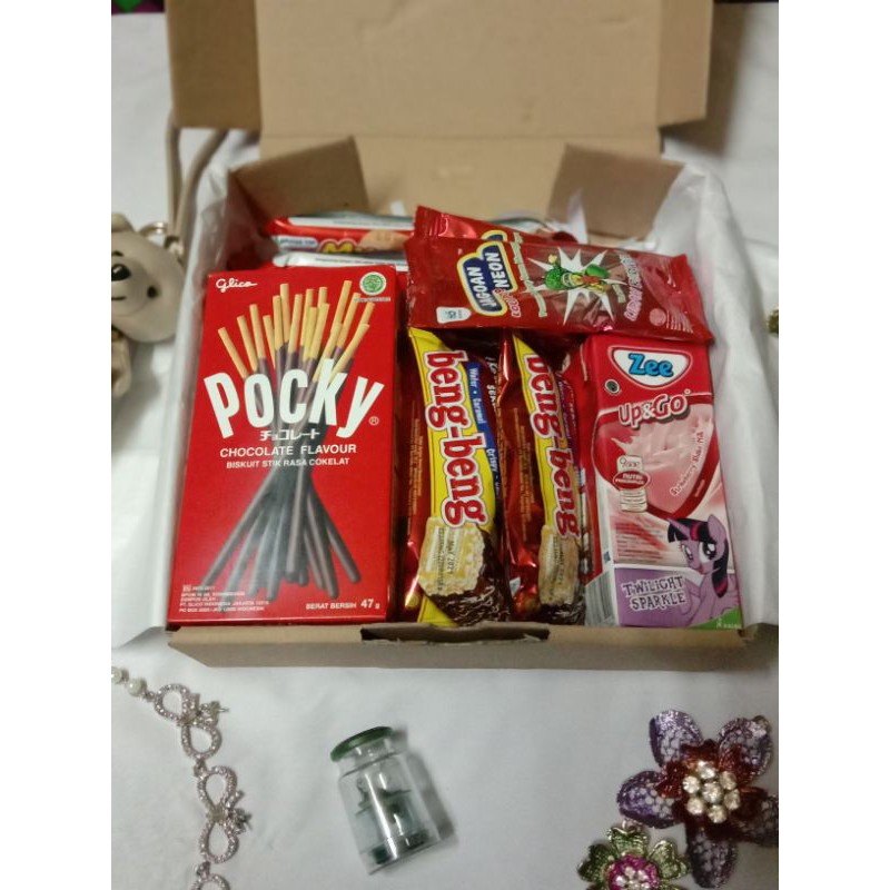 

Snack box || kado praktis ala masa kini