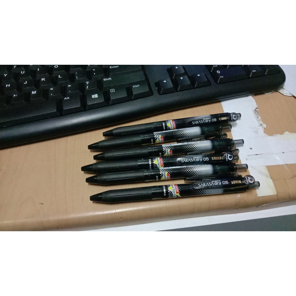 

pulpen sarasa dry 0.5/0.7 original semua warna