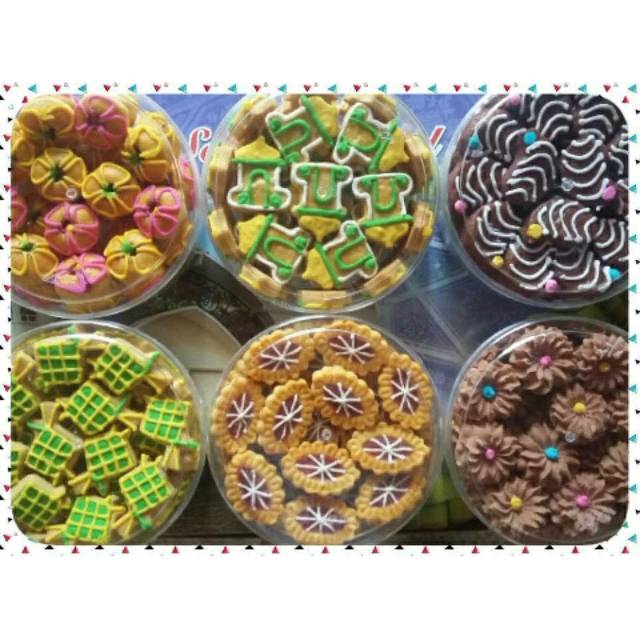

Paket kue kering lebaran