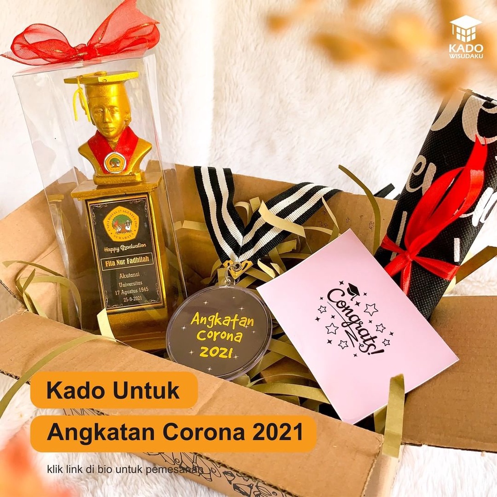 

Gift Box Patung Gold Exclusive + Medali Custom