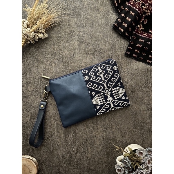 Simple Marta Pouch Tenun Pahikung NTT