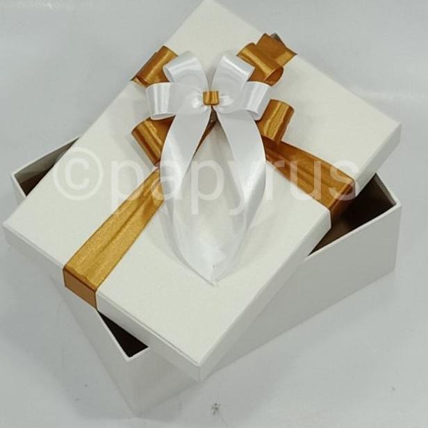 

Best Product Papyrus 15x20 tinggi 10cm Kotak Kado Gift Box Hadiah .