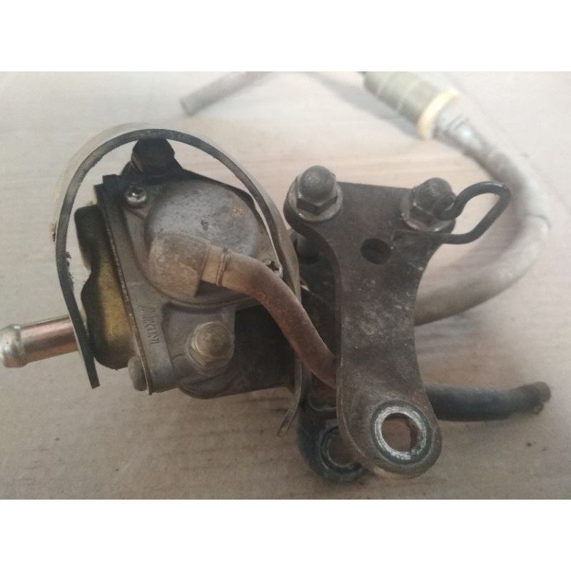 emisi tiger revo set pangkon mesin atas tiger revo