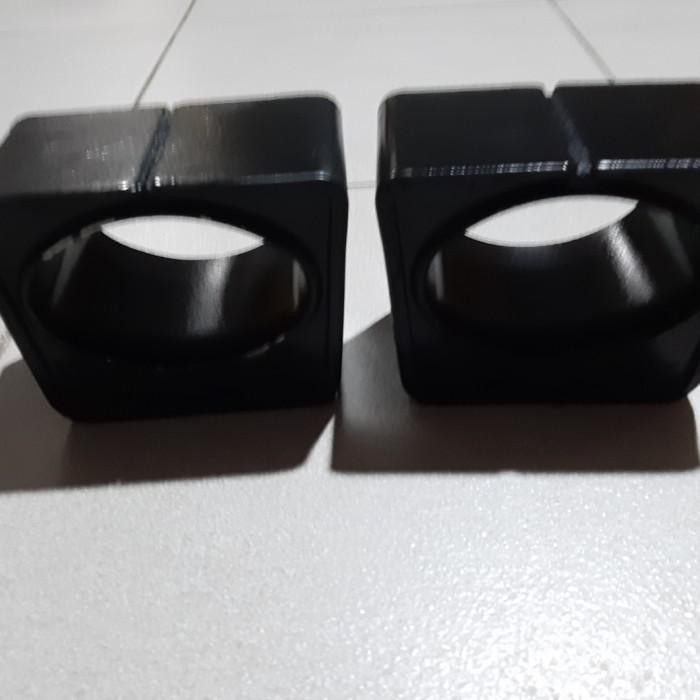 

muchmuashop| ENGINE MOUNTING FORKLIFT CAT DP 30 BENTUK KOTAK LUBANG OVAL