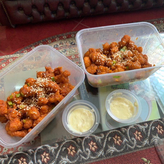 

Gochujang Chicken Korea + Creamy Cheese Sauce