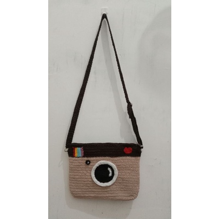tas rajut kamera atau logo Instagram lama