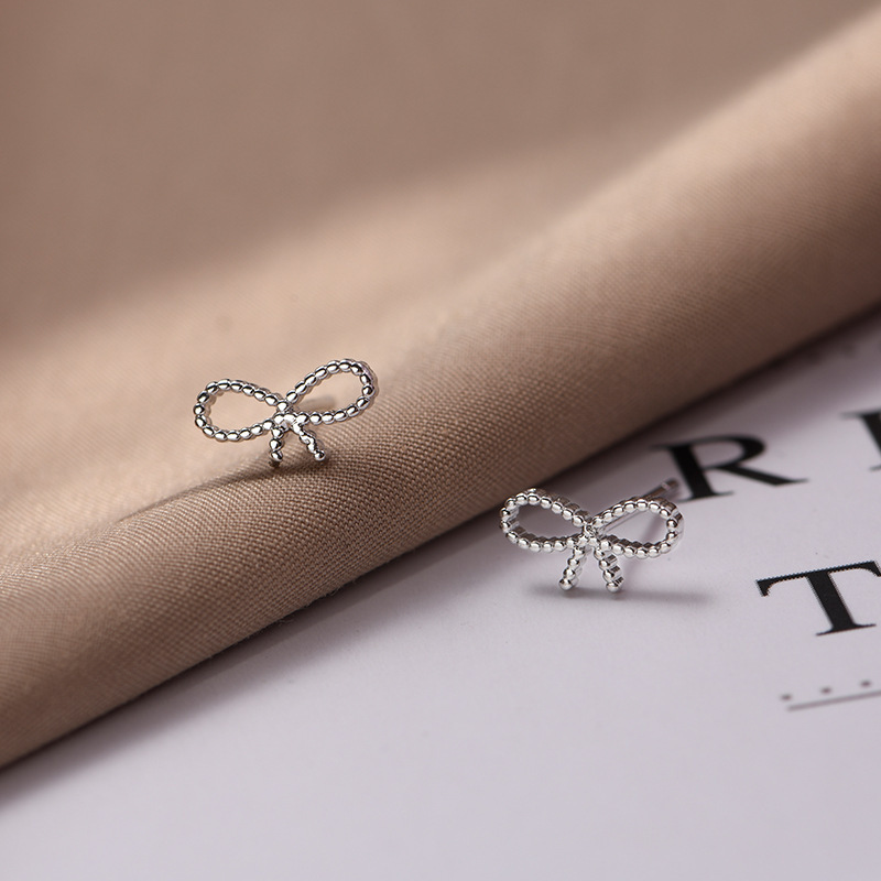 Anting Stud Model Twist Bow Gaya Korea Untuk Wanita