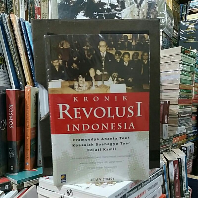Buku Kronik REVOLUSI Indonesia
